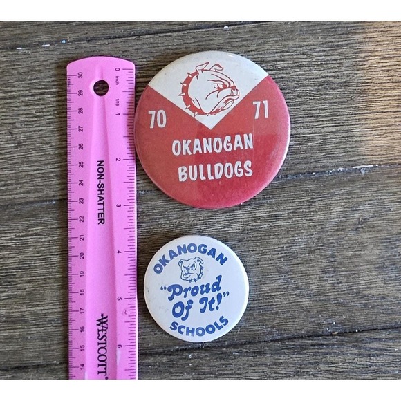 2 Vtg Buttons Southwest Oklahoma State‎ University Bulldogs SWOSU College School - Picture 3 of 3